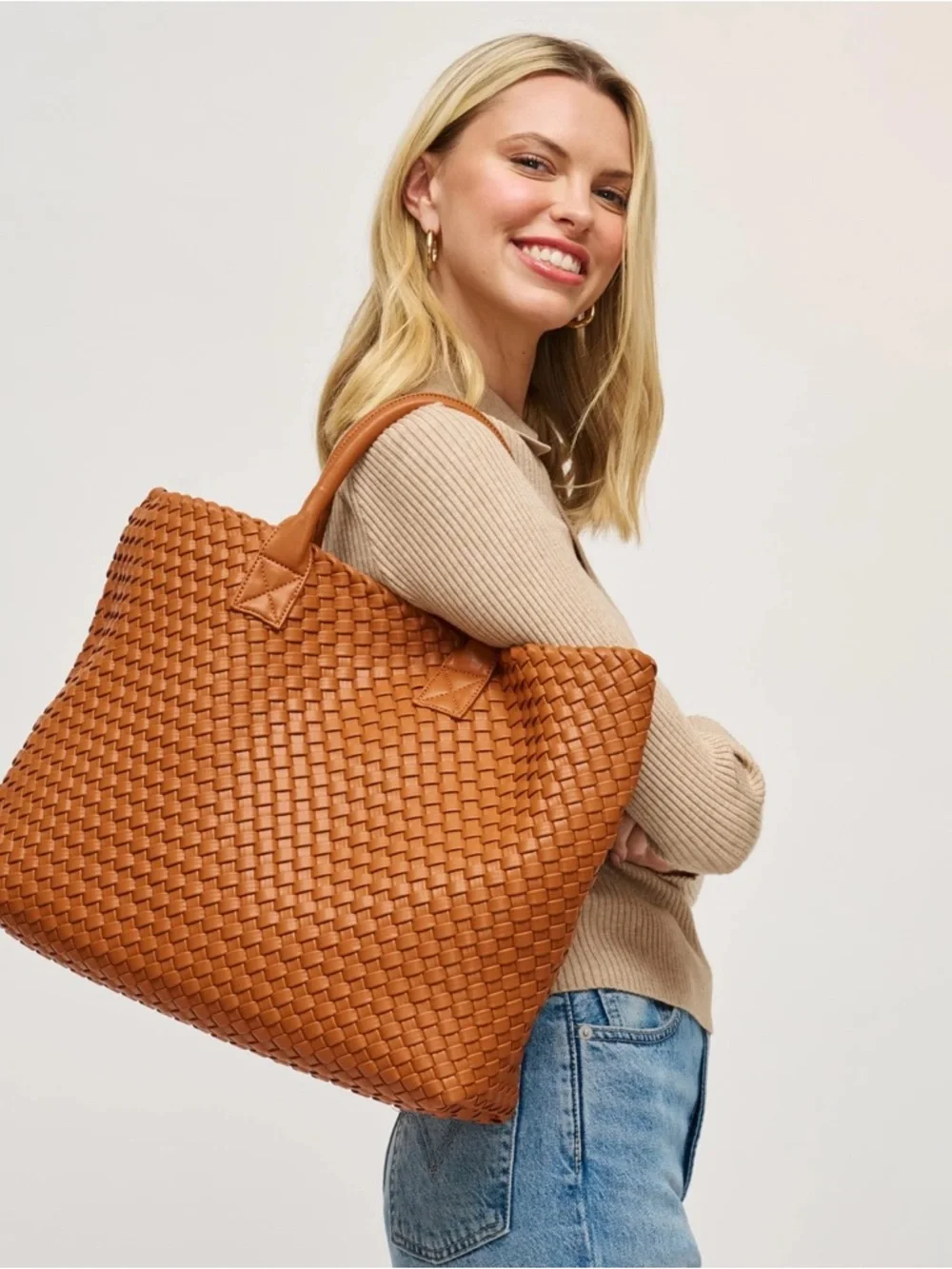 Ithaca woven vegan leather tote - Picture 3 of 3